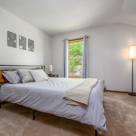 Family Friendly And Quite 2 Bedroom Condo Close To Fun Fort Wayne Exterior foto