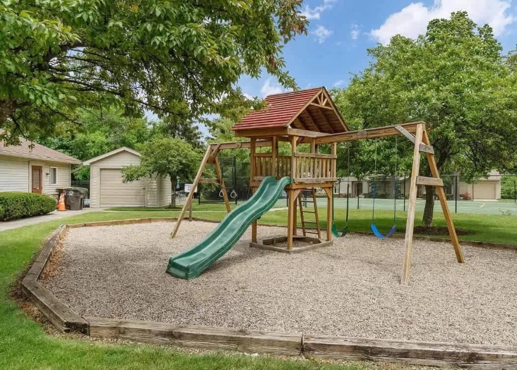 Family Friendly And Quite 2 Bedroom Condo Close To Fun Fort Wayne Exterior foto